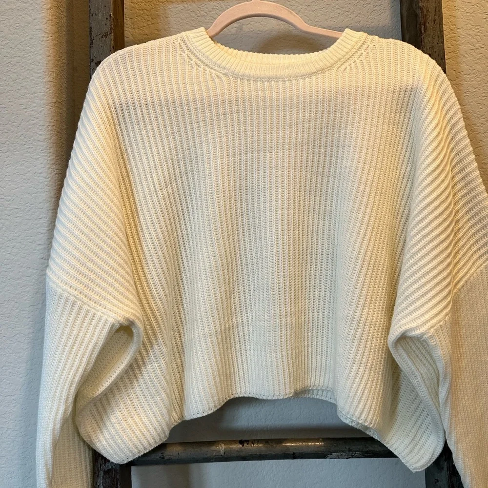 Lulus Crop Sweater - Picture 1 of 2